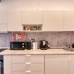 Old Town Apartments Bratianu - City Center Stay