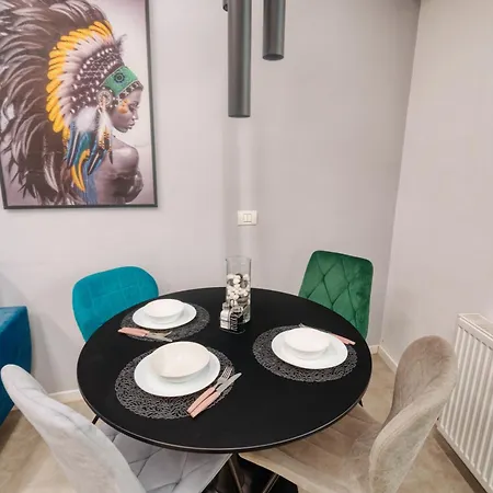 Old Town Apartments Bratianu - City Center Stay * Бухарест